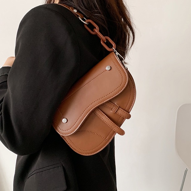 レッド クロスボディ サドルバッグ シートバッグ 手作りハンドバック93756751230