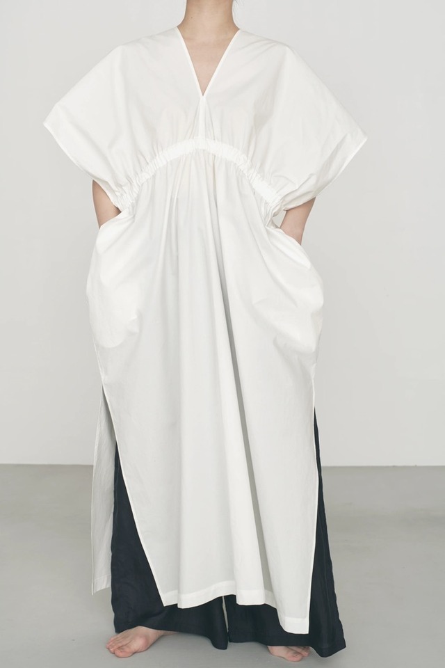 〈 WONDER FULL LIFE 〉NEO KAFTAN DRESS /  white