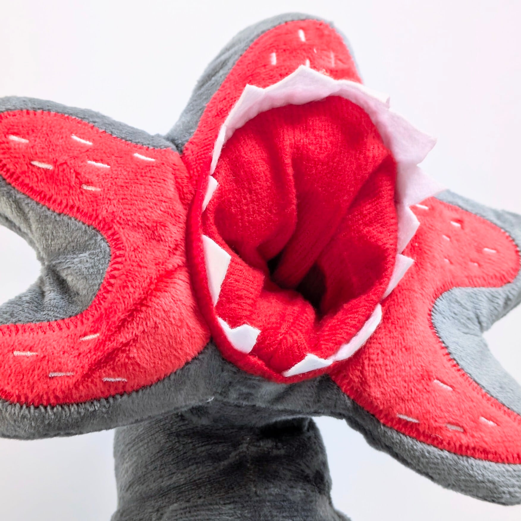 【 Stranger Things ( ストレンジャーシングス ) 】『デモゴルゴン』Plush Toy / プラッシュ / ぬいぐるみ 〚アメリカン雑貨 アメトイ〛