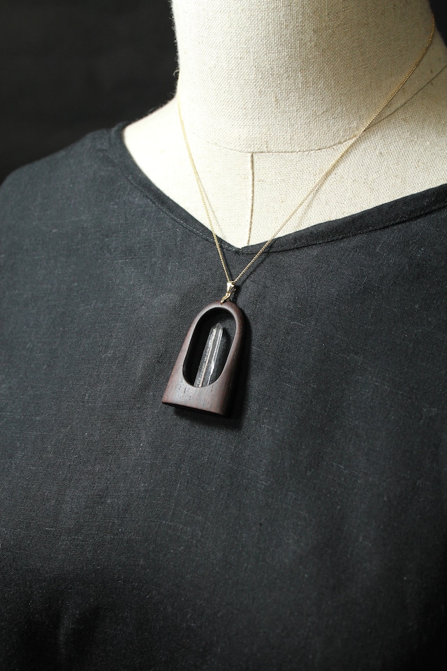 【114】宮崎クリスタル ローズウッドペンダント