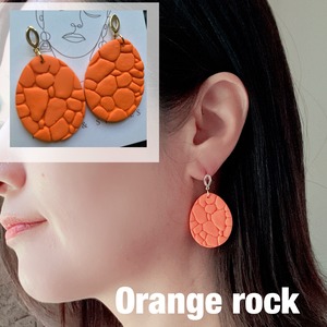 africa soil ピアス = February Orange