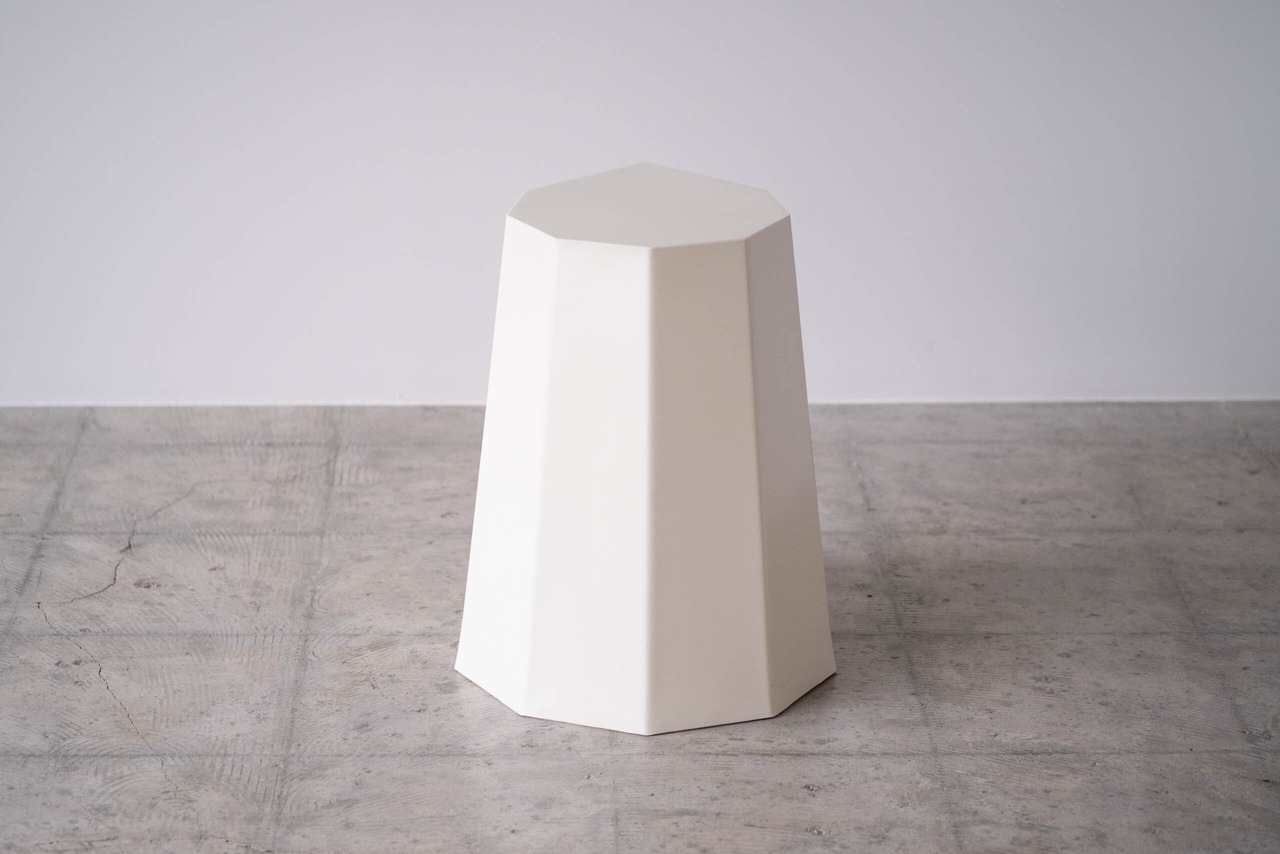 Arnold Circus Stool (White Ivory)