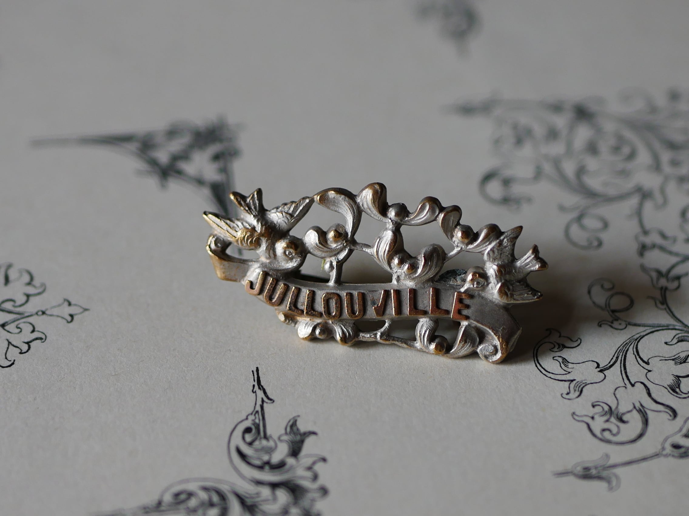 フランスアンティーク やどりぎのフォトブローチ ヤドリギ フォトフレーム ブローチ フランスアンティーク