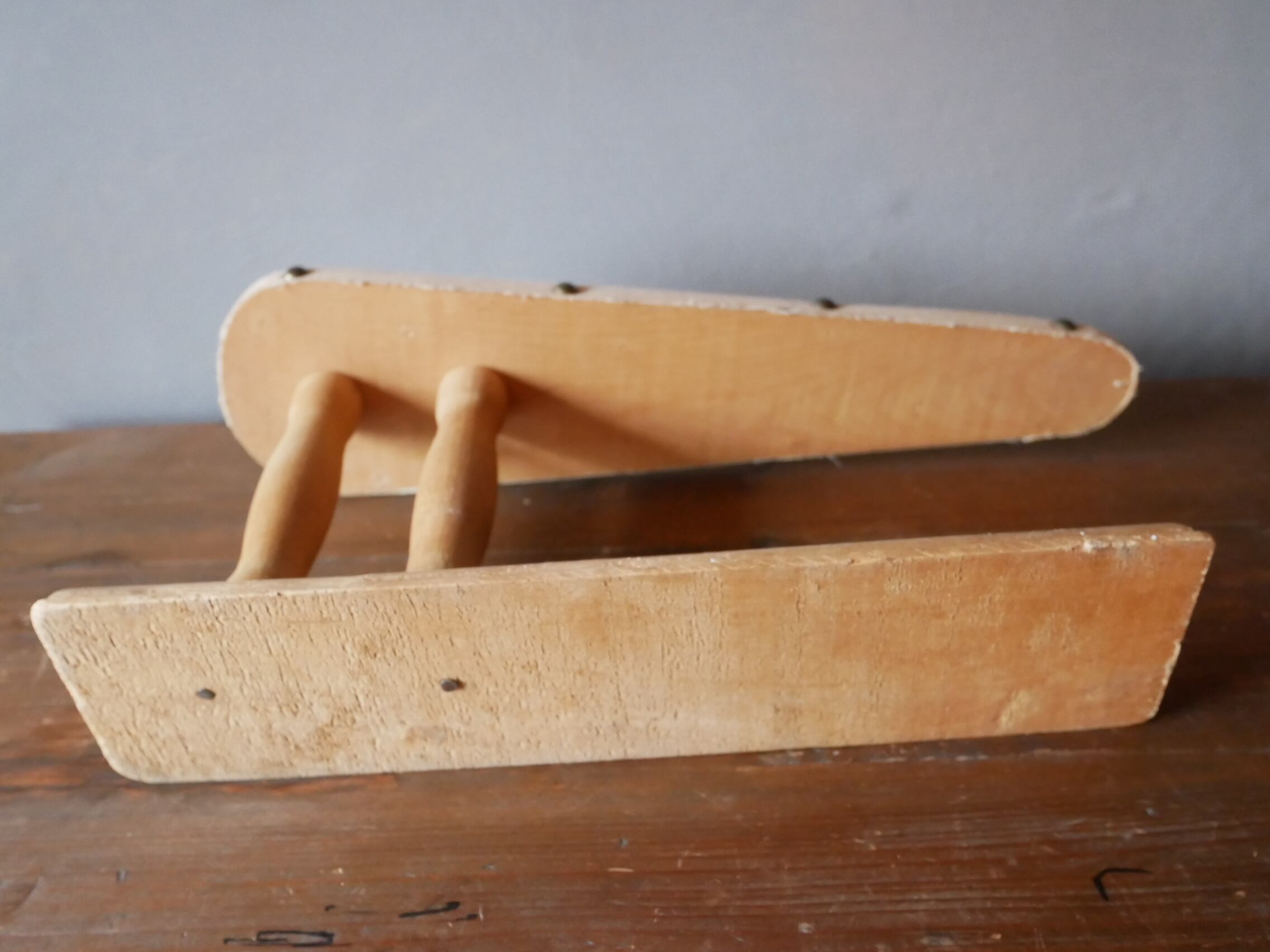 フランスアンティーク 装飾が素敵な アイロン台