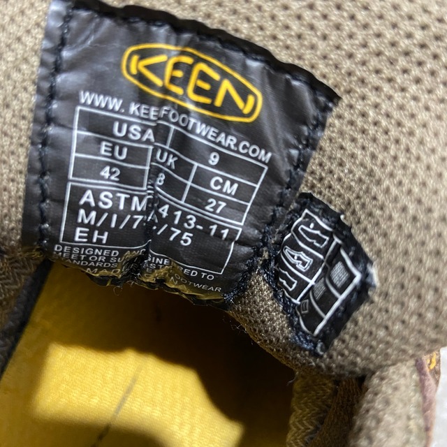 『送料無料』KEEN ユーティリティスティールトゥワークブーツ　US9 ヌバックレザー