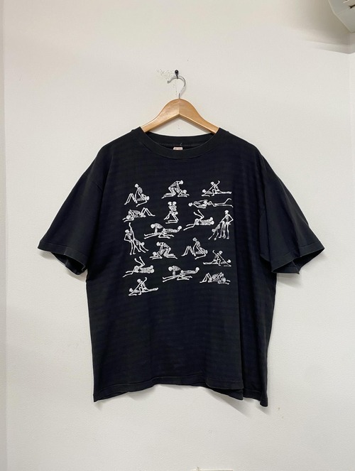 90s Skelton Sex Positions Print Border Tshirt/L