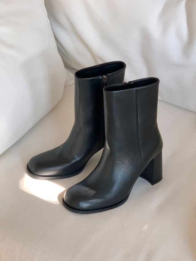 Round Toe Leather Short Boots