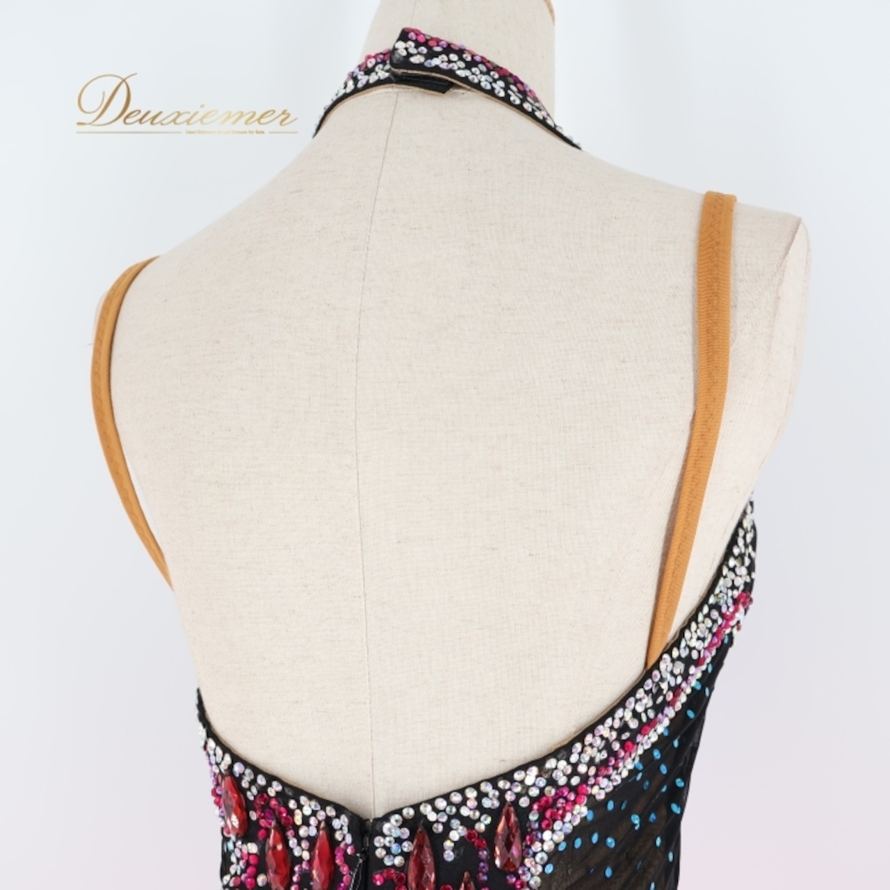 社交ダンス 衣装 ラテン ドレス ワンピース 黒 ピンク デモ 競技 ダンス パーティ 発表会 フリル 豪華 かわいい 華やか 日本製 ブラック系 ピンク系 ドレッシー 発表 おしゃれ 踊りやすい パーティー 社交ダンス衣装 レディース ステージ衣装