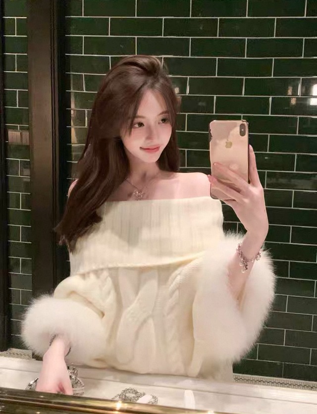 2wayフォックスファー付きニットトップス