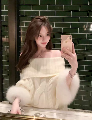 2wayフォックスファー付きニットトップス