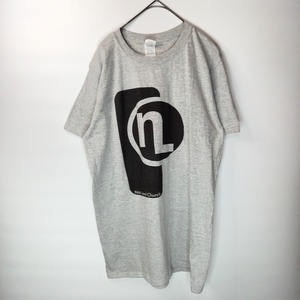 ギルダン　クルーネック　プリントTシャツ　リングスパン　ビッグロゴ　グレー　M