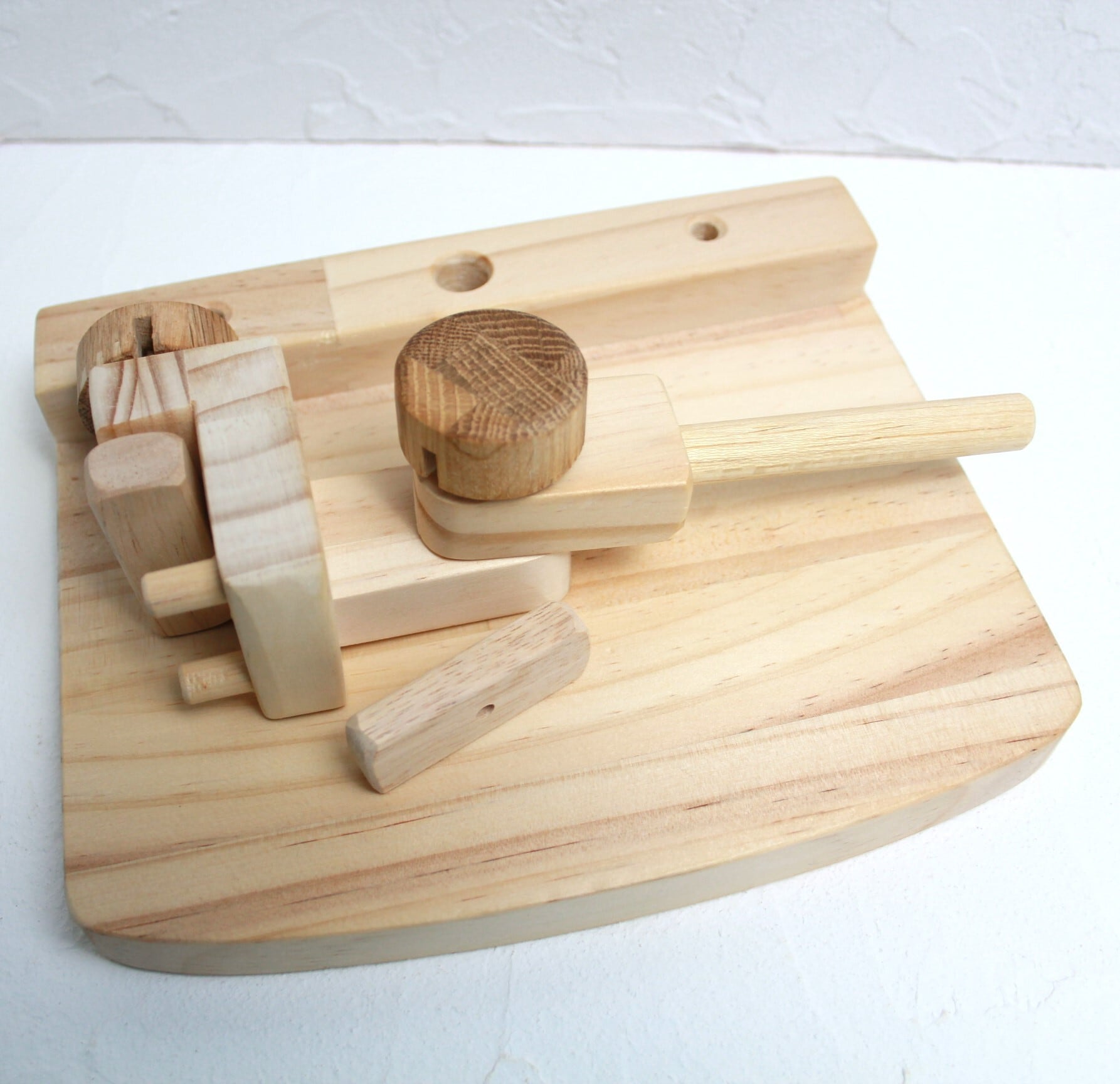 Embroidery Hoop Stand C+ (Pine Wood)【EXPORT】/EDDY WOODWORKS