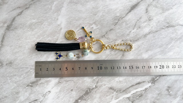 選べる11色✧メダイと天然石のタッセル・バッグチャーム✧聖ベネディクト・コイン型Gold ✧ セントベネディクト