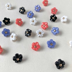 五弁お花中央ゴールドつぶのボタン（11mm）
