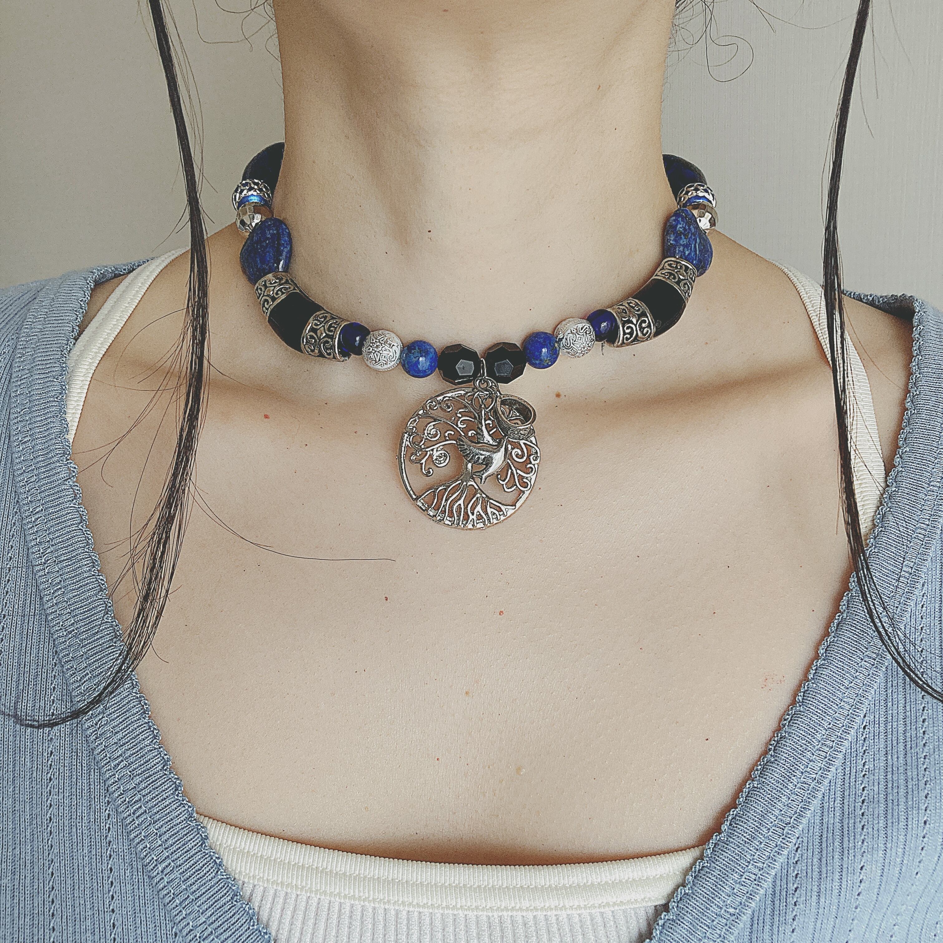 Vintage silver tone wood birds charm blue glass heart beads necklace choker  ヴィンテージ　シルバートーン　ウッド　バード　木　鳥　チャーム　ブルー　ハート　ガラス　ビーズ　ネックレス　チョーカー