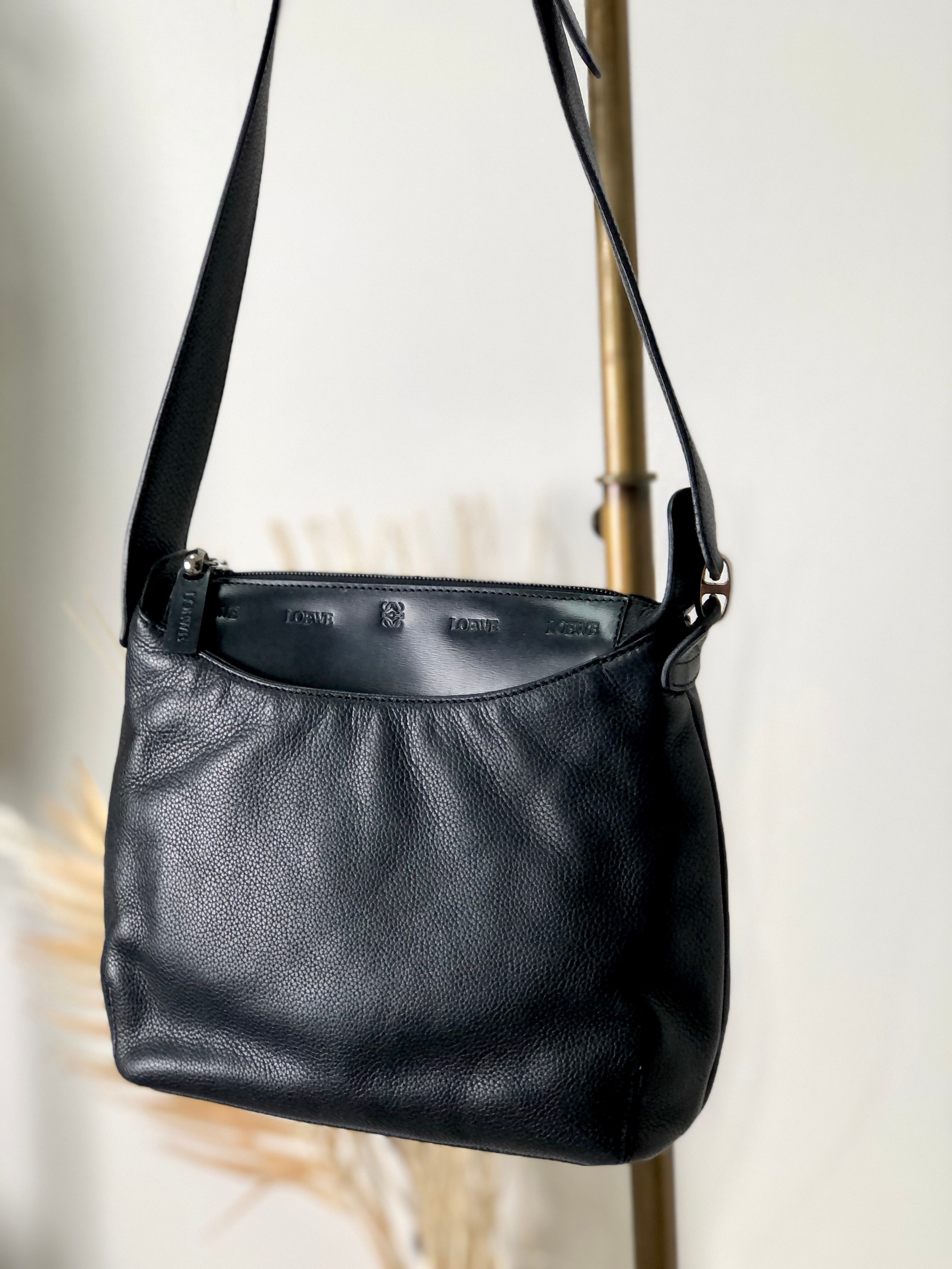 LOEWE ロエベ ロゴ レザー ショルダーバッグ ブラック vintage