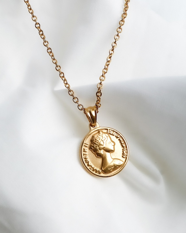 Coin necklace MRI