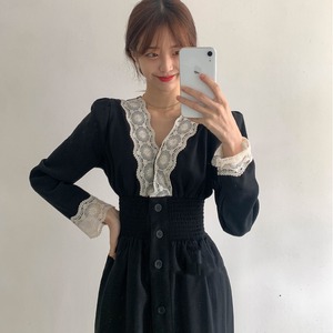 ワンピース レディース 送料無料 フレアワンピース フレア ロング丈 ミモレ丈 Iライン Yライン ブラック パワーショルダー 黒 Vネック サープリスネック レース 前開き 長袖 ロングスリーブ 切り替えデザイン ウエストゴム ハイウエスト 体型カバー 脚長 くびれ スタイル フェミニン 大人可愛い 大人女子 清楚 きれいめ 上品 エレガント お洒落 おしゃれ 大人 こなれ感 抜け感 ガーリー キュート 10代 20代 30代 春 春服 秋 秋服 デート おでかけ 普段使い モテ S M L XL