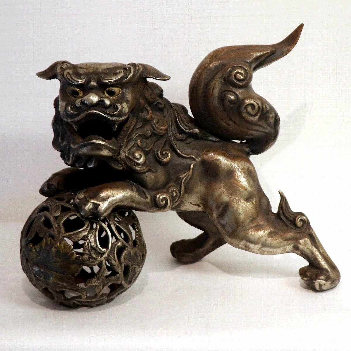 鉄製・玉乗り獅子・シーサー・No.200704-48・梱包サイズ140