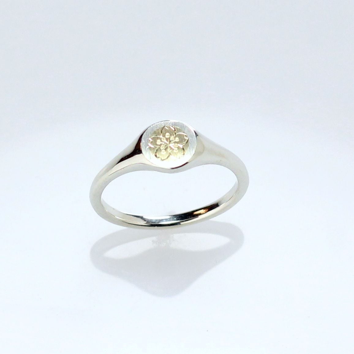 Sv925&K10【象嵌×手彫り】リング 桜彫り