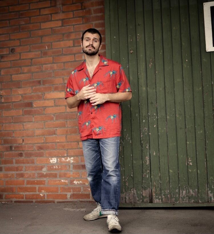 Nudie jeans ヌーディージーンズ   Aron Spiders Poppy Red 半袖シャツ