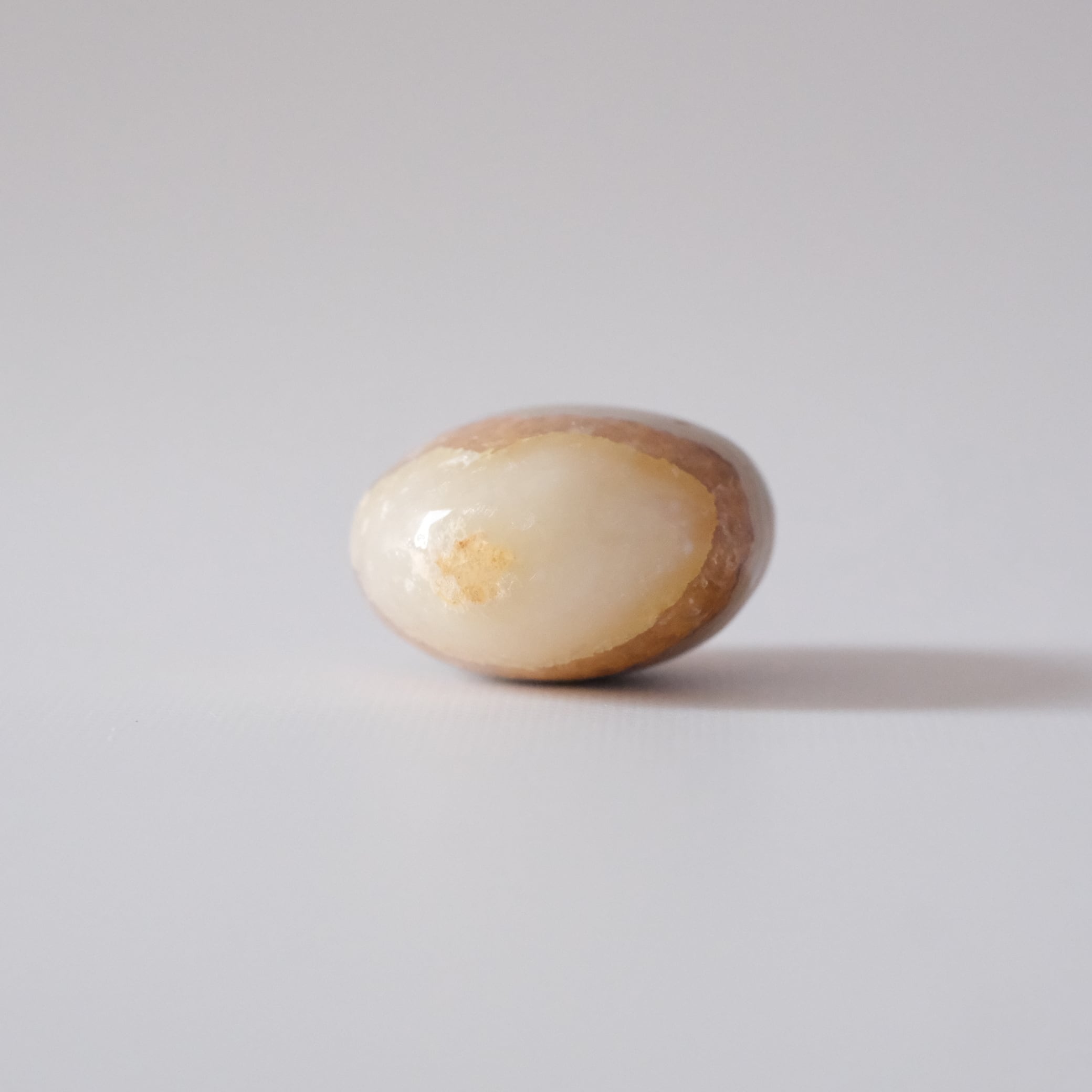 イエロークレイジーレースアゲートの小さな握り石 〇 縞瑪瑙（しま