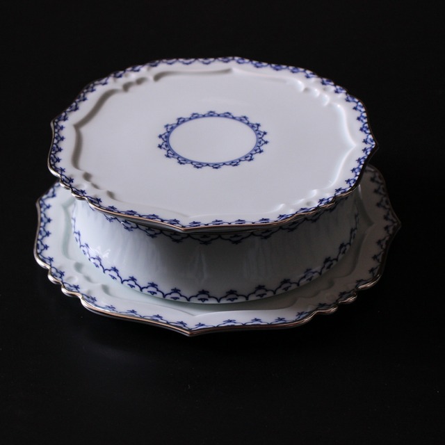 渕地紋プラチナ　四方輪花重