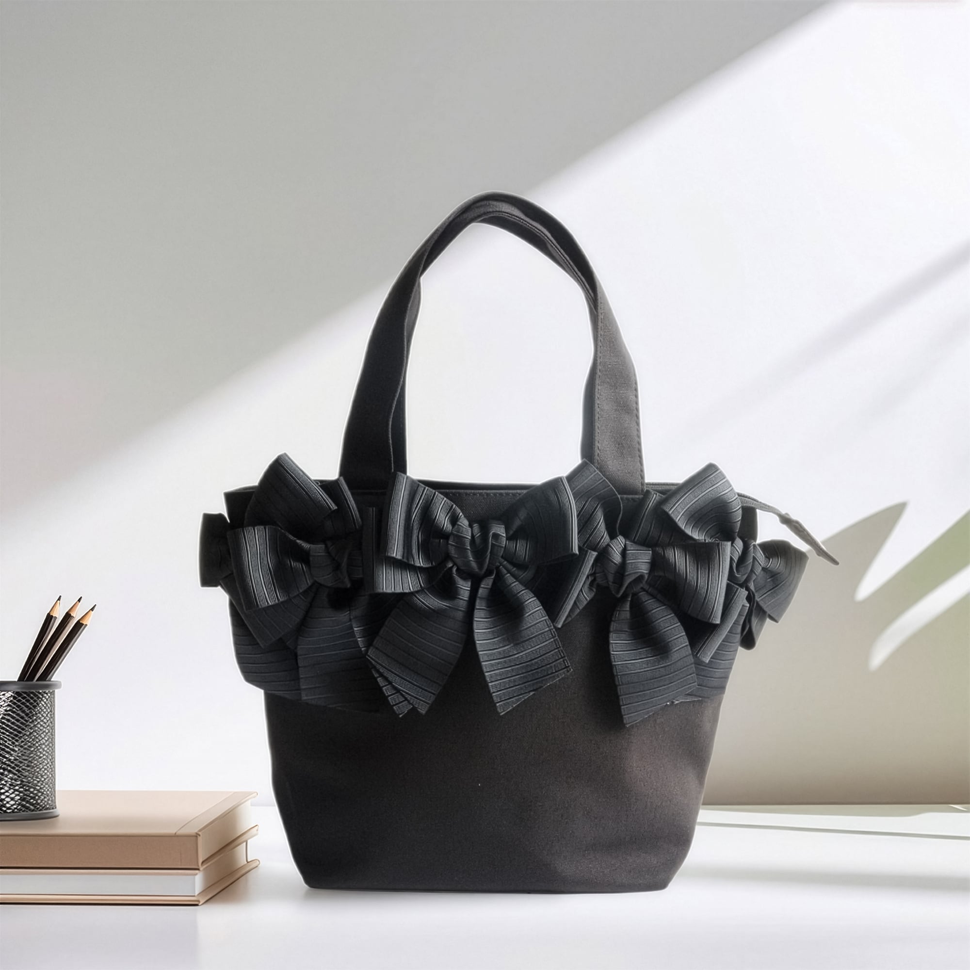 大きめ立体グログランリボンのファスナー付きリボントートバッグ(黒) 大人可愛い リボンバッグ サブバッグ ランチバッグ