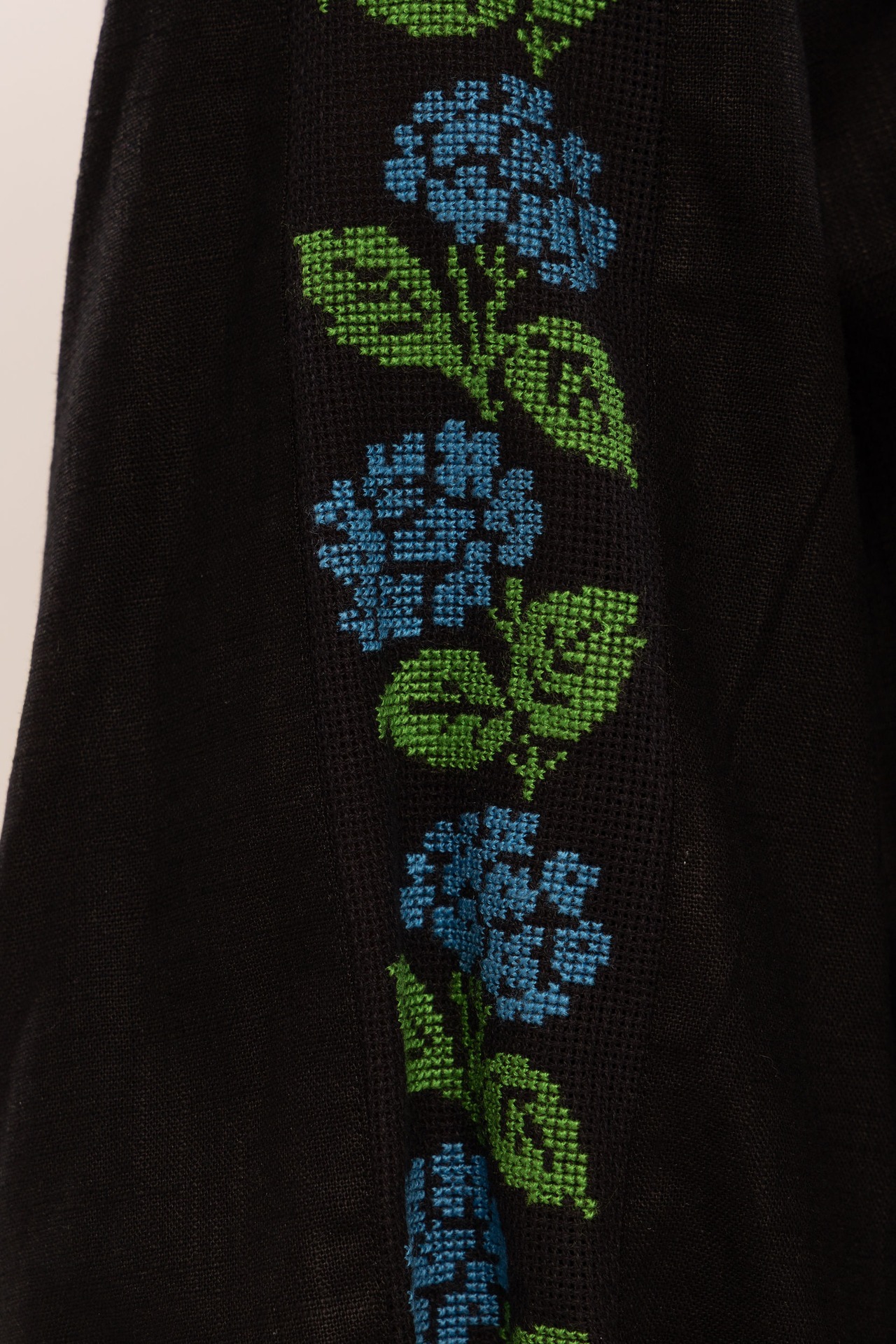 ウクライナ刺繍ヴィシヴァンカ　手刺繍　レディース・フリーサイズ - 2