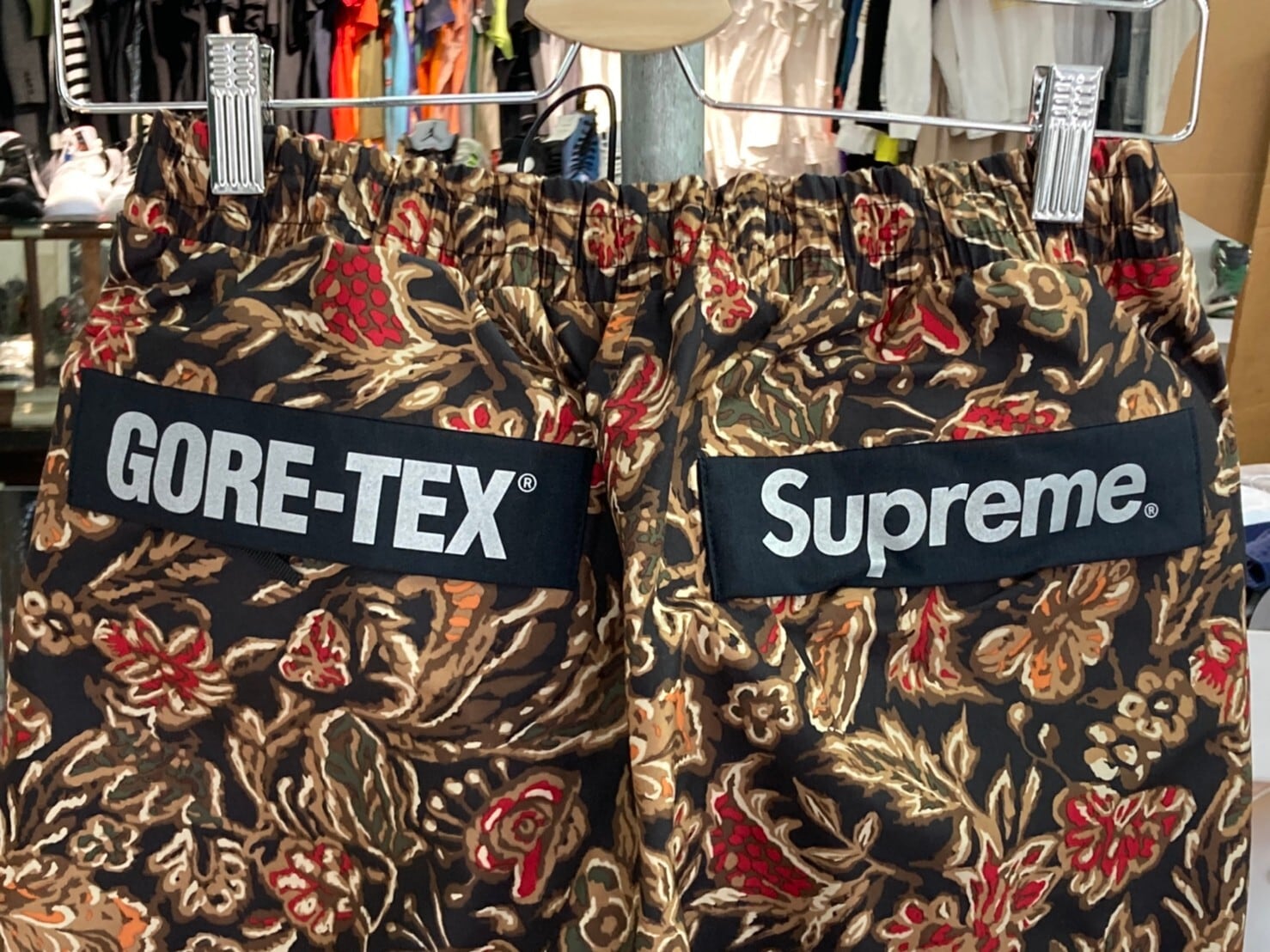 Supreme GORE-TEX FLOWER PANT SMALL 280JL1462 | BRAND BUYERS OSAKA