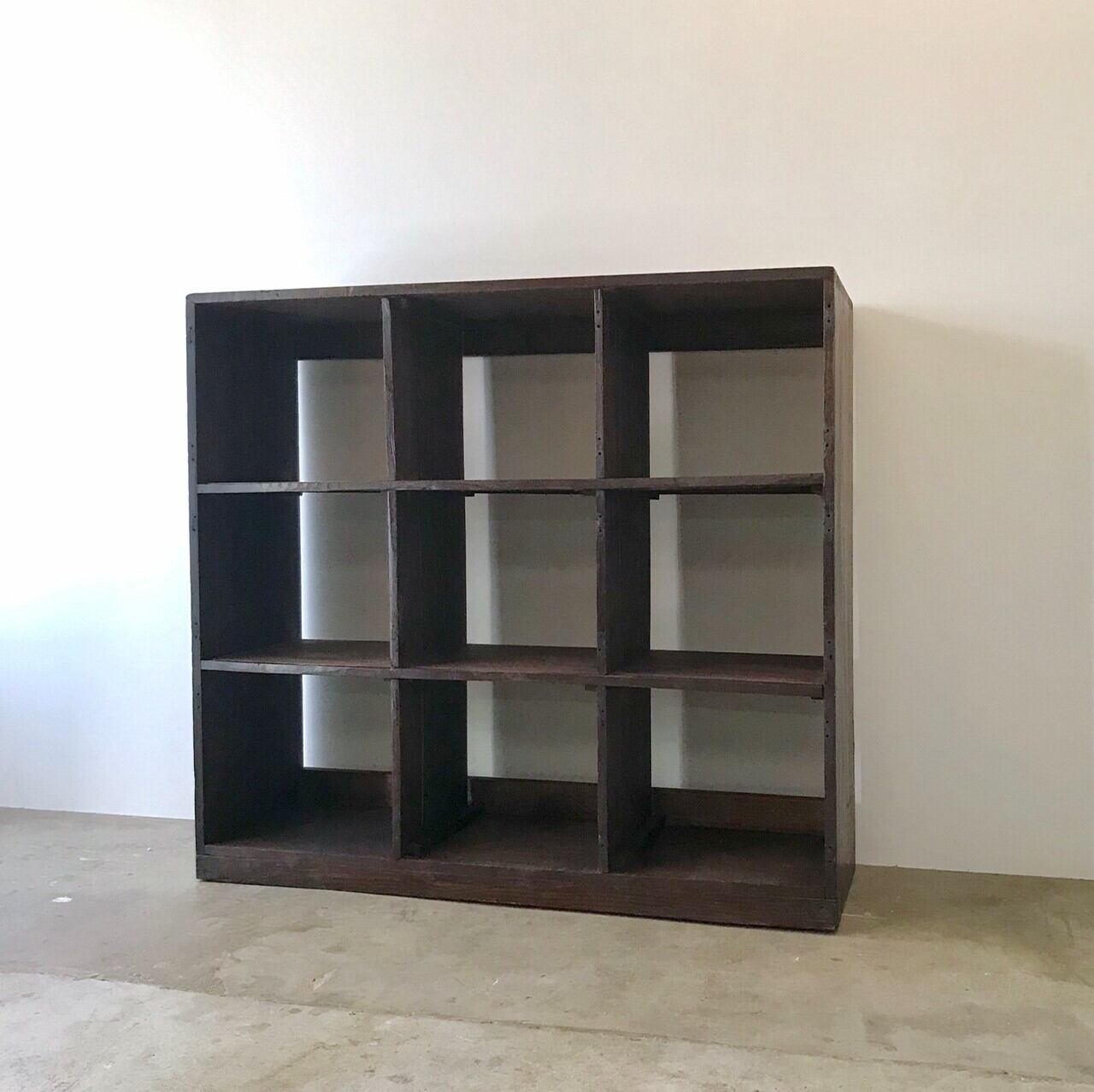 マス目の棚　古家具