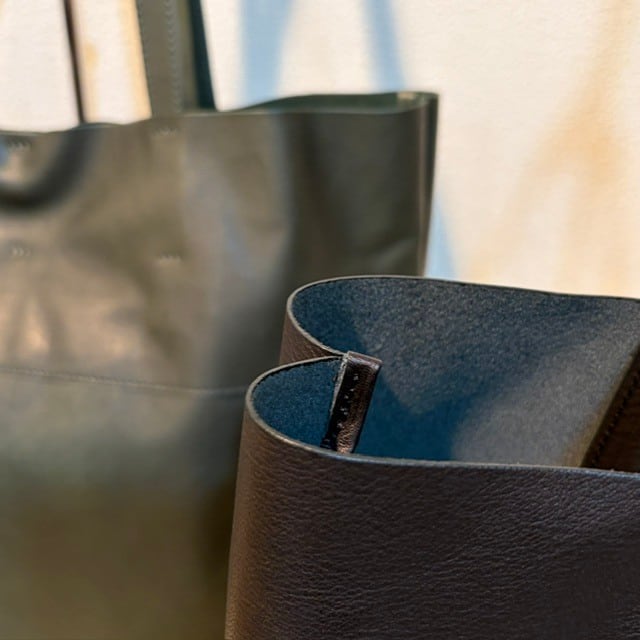 B.stuff 再入荷！シンプル2WAYトートバッグ　シダーウッド