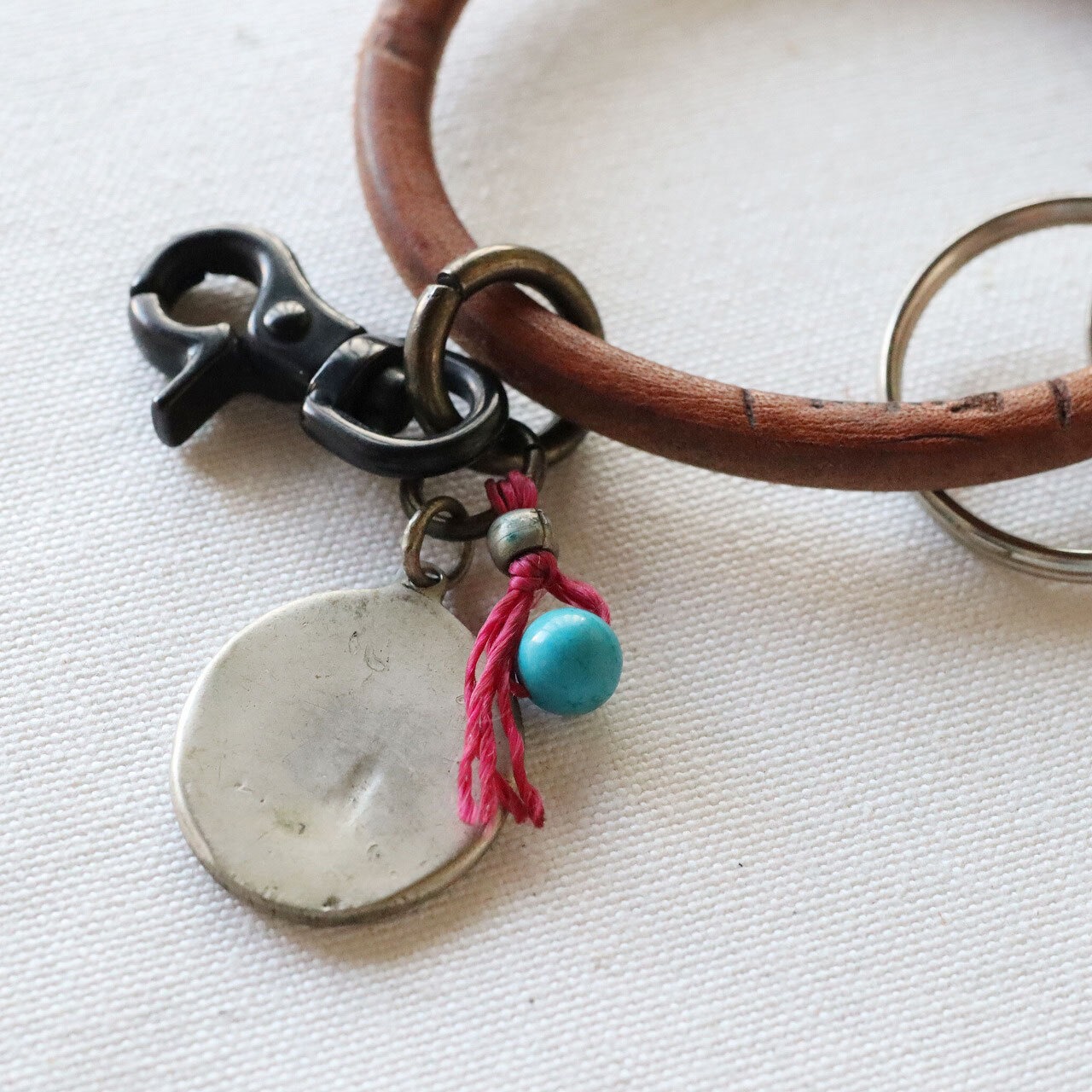 アッセンブル レザーキーリング｜Assemble ONE-OFF Leather Keyring｜A001