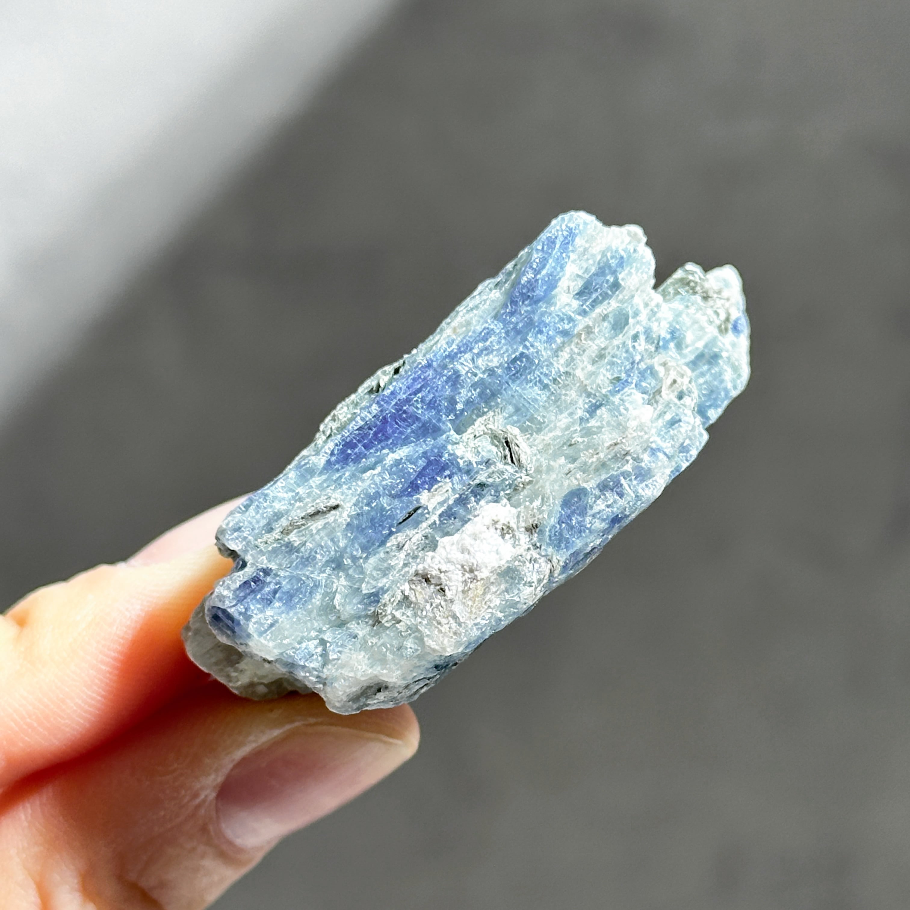 カイヤナイト 原石64◇ Kyanite ◇天然石・鉱物・パワーストーン