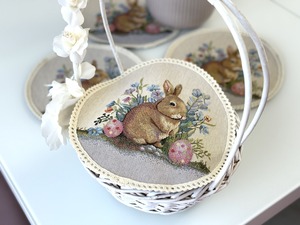 タペストリーラウンドマット　うさぎ　ウクライナ製　テーブルセンター　コースター