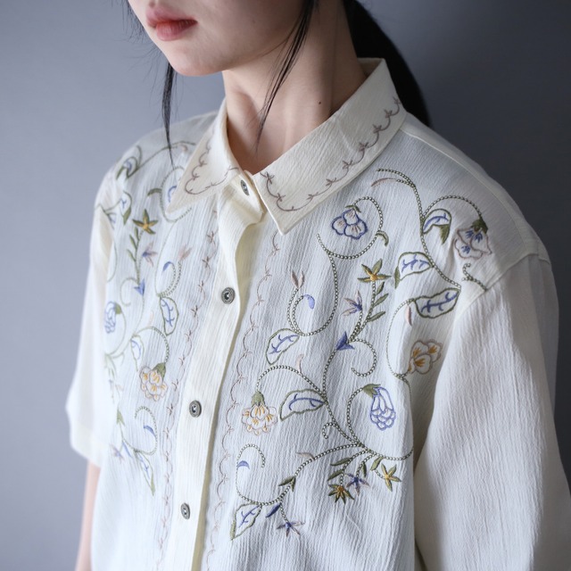 "刺繍×花" beautiful design loose silhouette h/s shirt