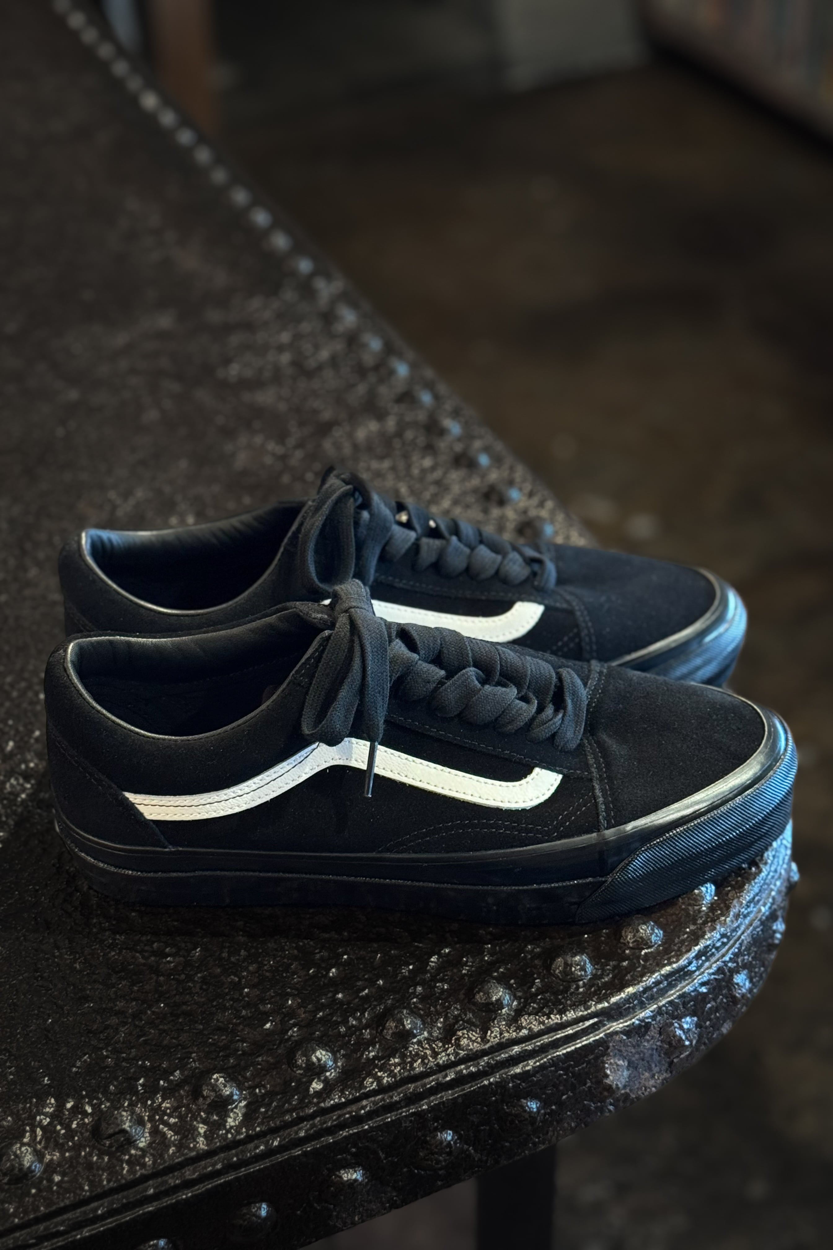 VANS/ヴァンズ Lx Old Skool Suede Black / Black / White | MAMBO