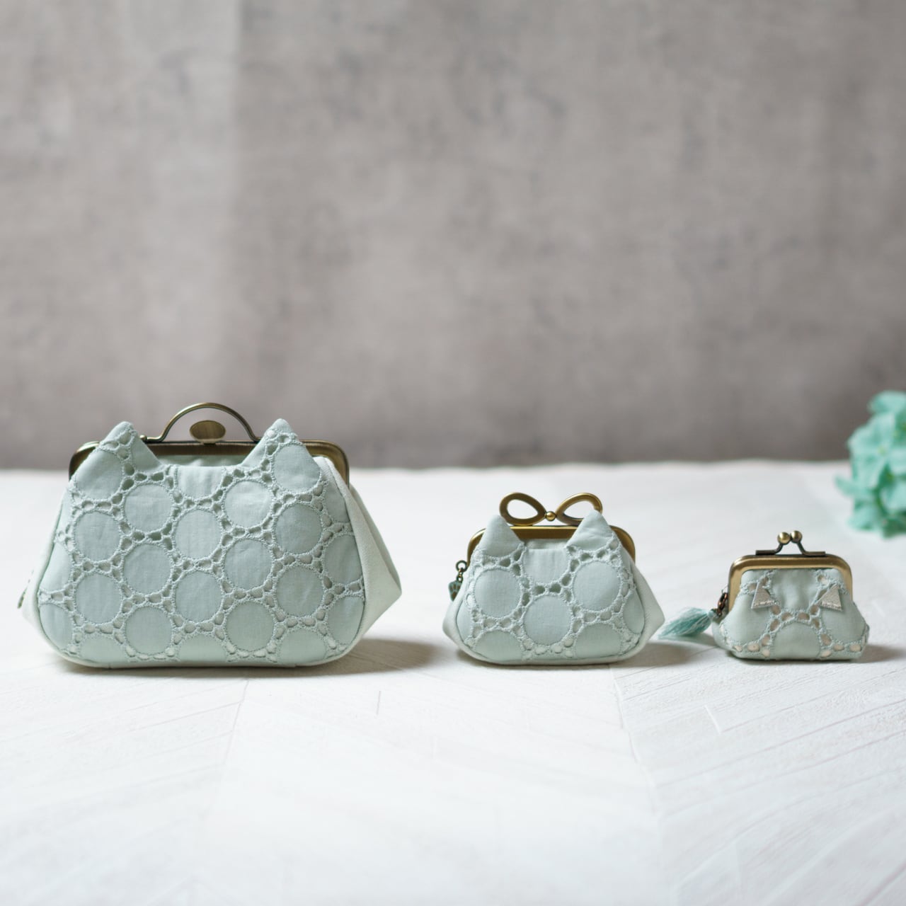 ミモザ・猫耳のミニがま口ポーチ | azureblue