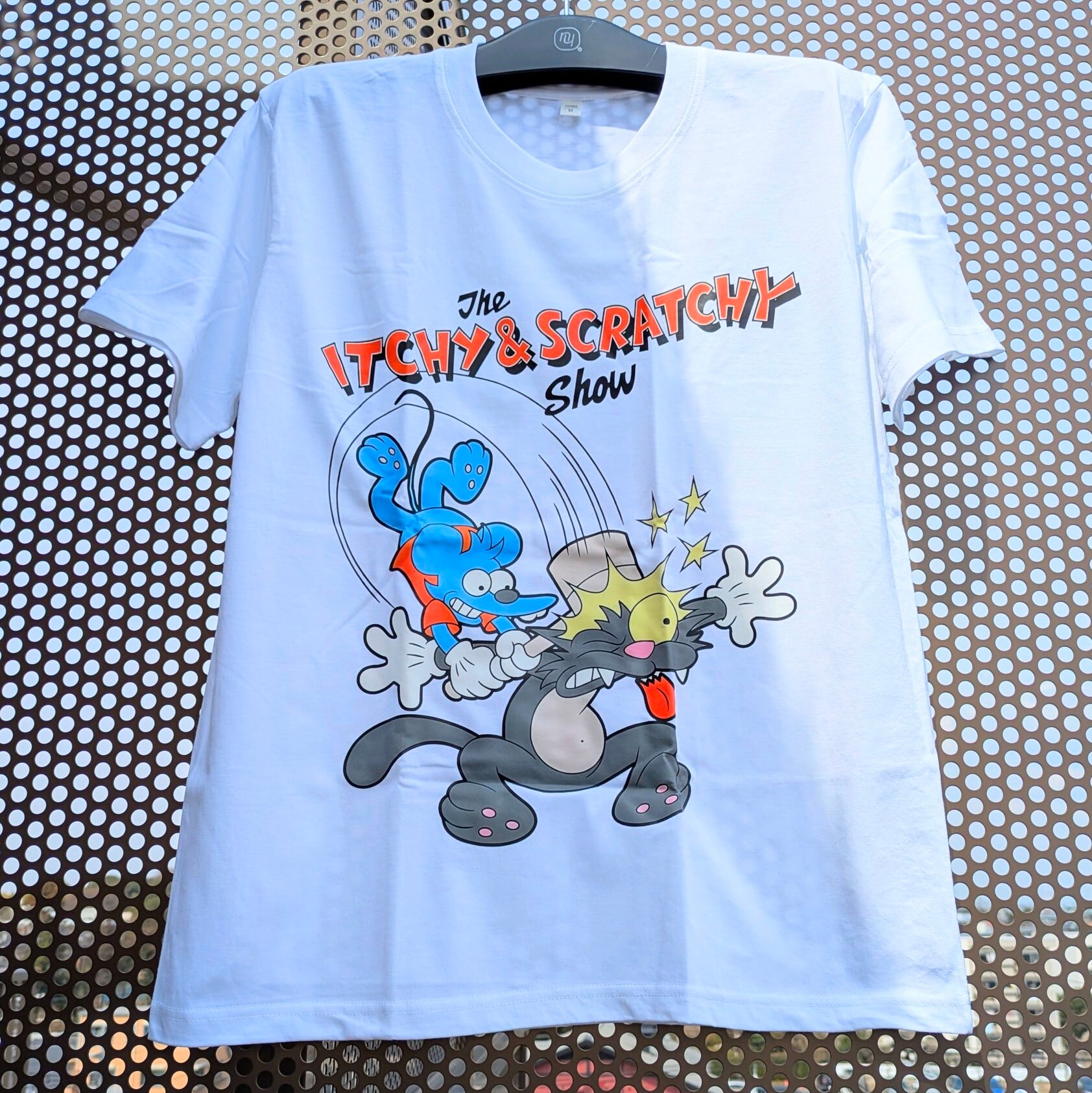 【 The Simpsons( ザ・シンプソンズ ) 】『 The Itchy & Scratchy Show / イッチー&スクラッチー 』 Tシャツ / WHITE〚アメリカン雑貨 アメトイ〛