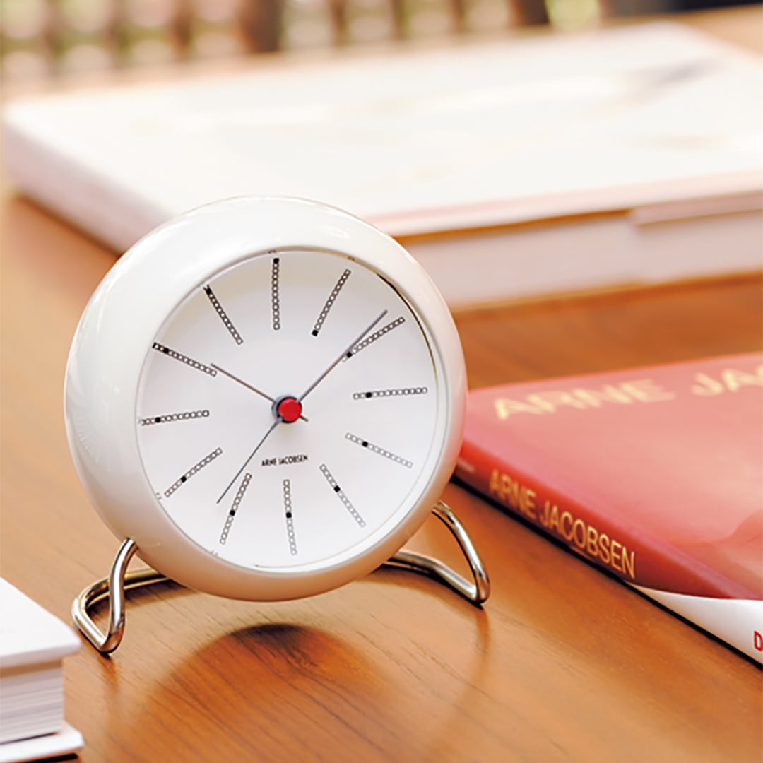 TABLE CLOCK Bankers 43675 ホワイト［ARNE JACOBSEN］ | REAL Style