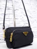 【極美品】 PRADA プラダ ナイロン×サフィアーノレザー フロントZIPポケット クロスボディ ショルダー カメラ バッグ ポーチ ポシェット 黒