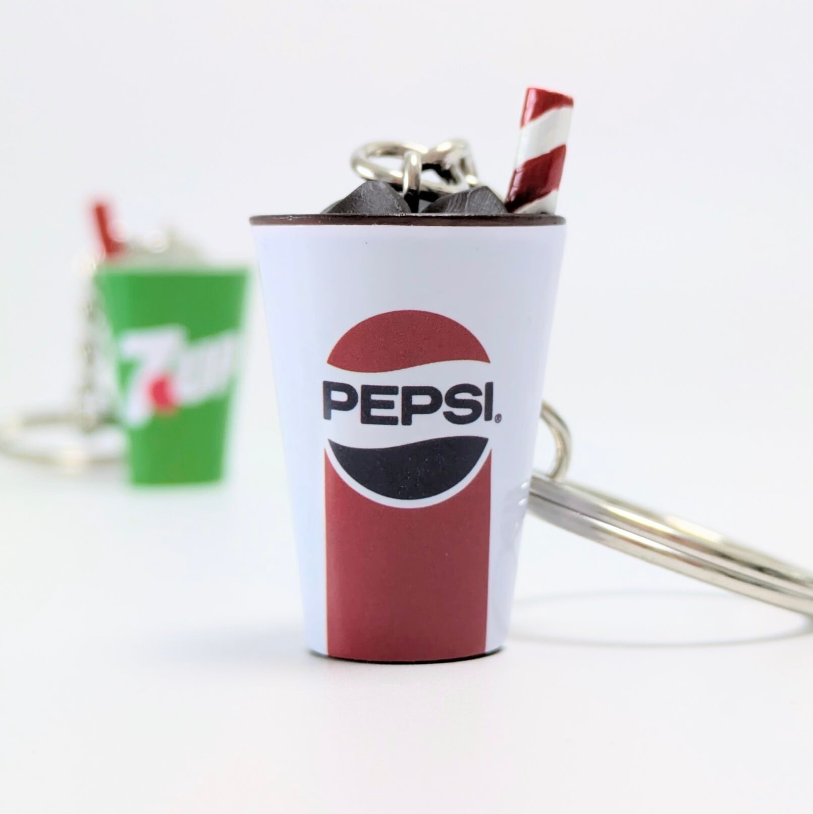 【 ドリンクカップ3Dキーホルダー 】 PEPSI / 7up〚アメリカン雑貨 アメトイ〛