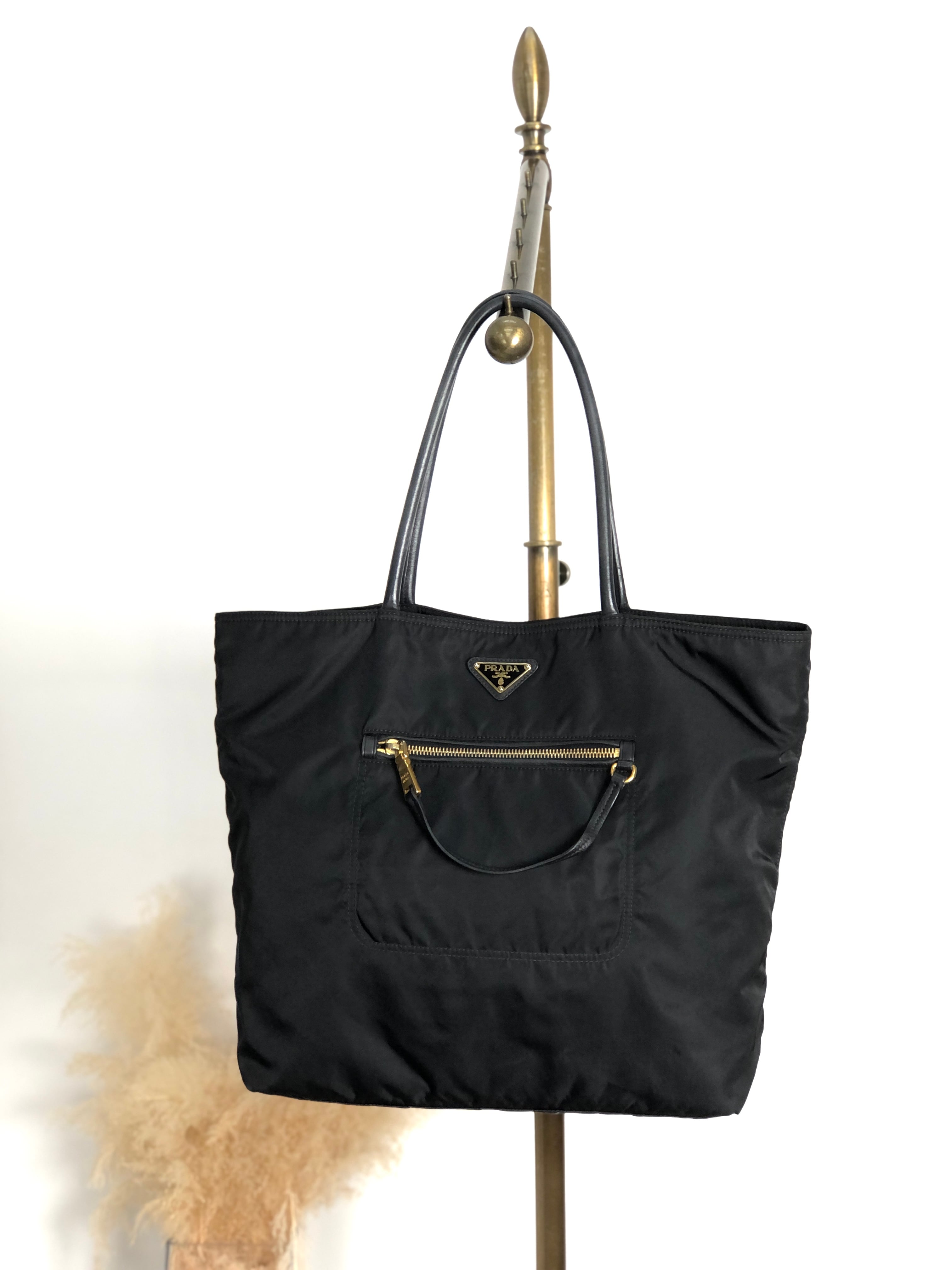 PRADA トートバッグ ヴィンテージ PRADA プラダ トートバッグ ブラック トライアングルロゴ ナイロン