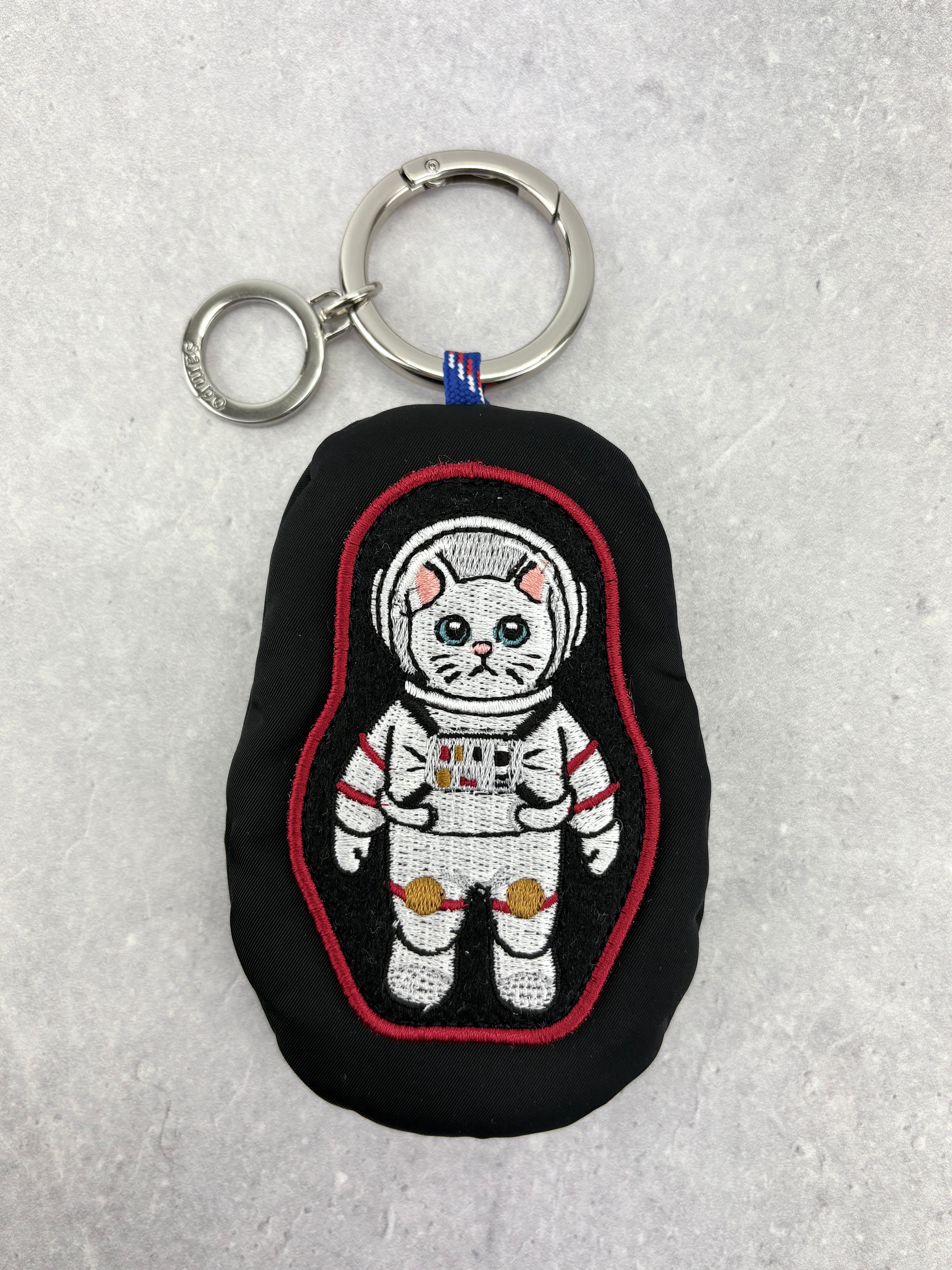 刺繍ワッペン付きポーチチャーム
