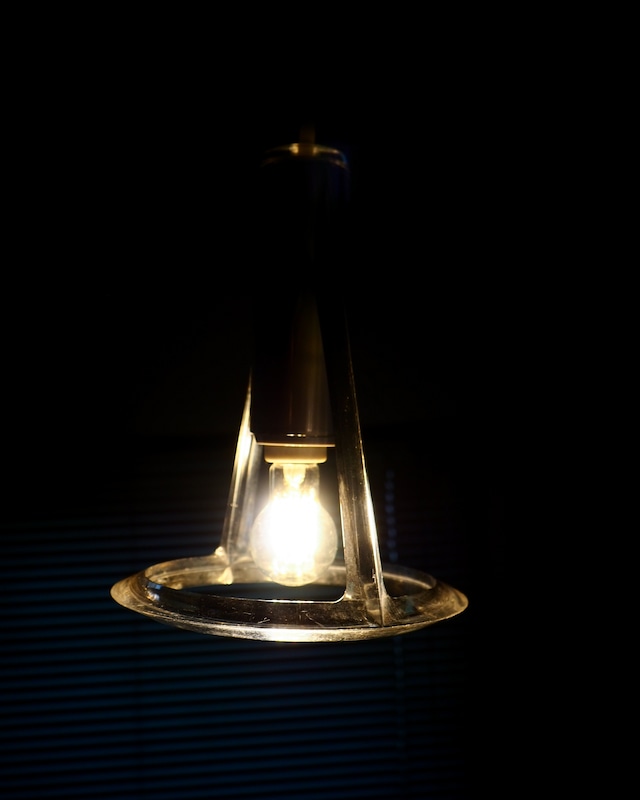 Clear pendant light
