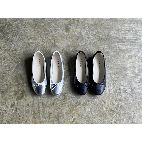 REMME(レメ) Sheep Skin Leather Round Toe Pumps PLATA&NEGRO