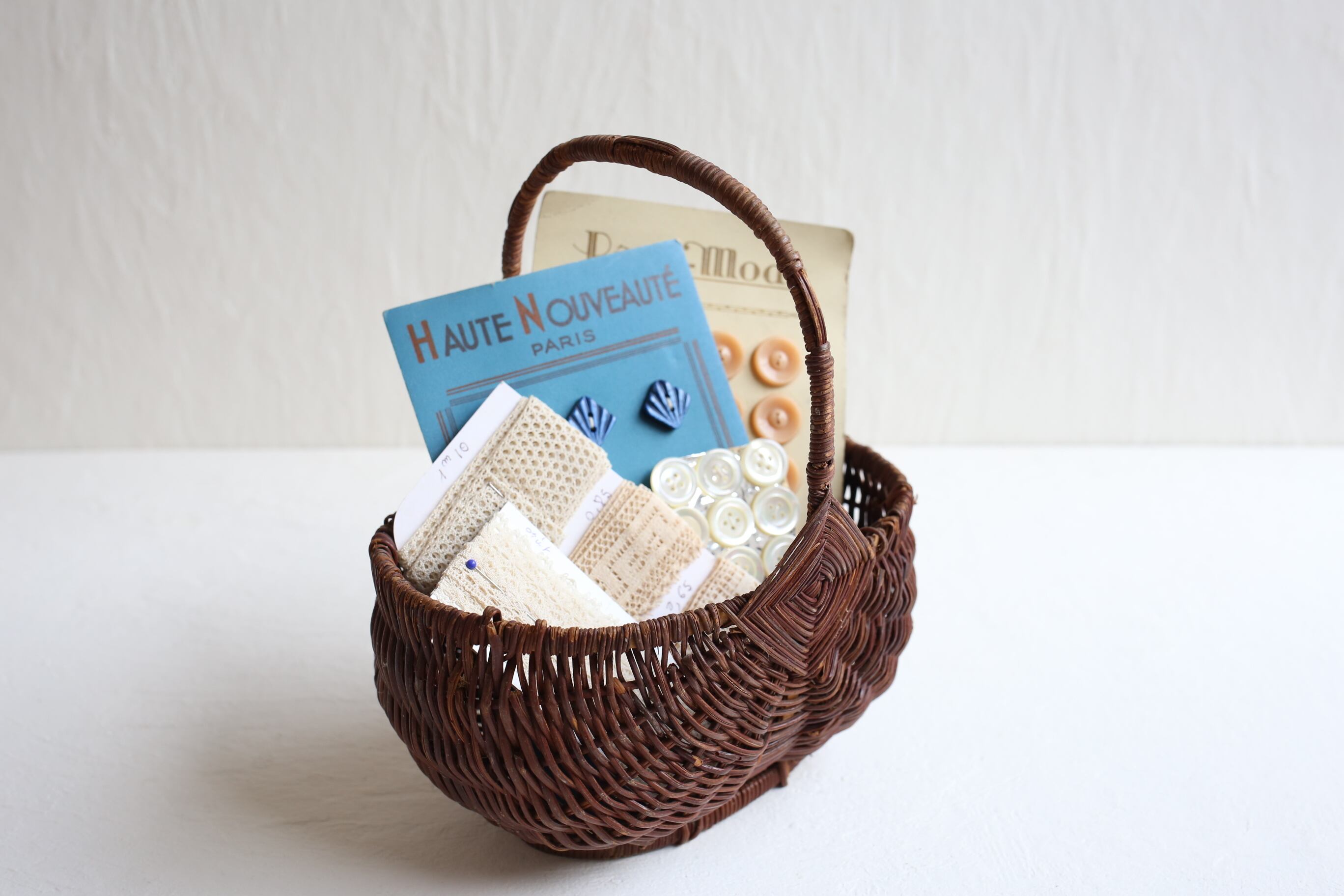 フランス アンティーク ヴィンテージ 細かい編み込みが美しいプチパニエ N-01958