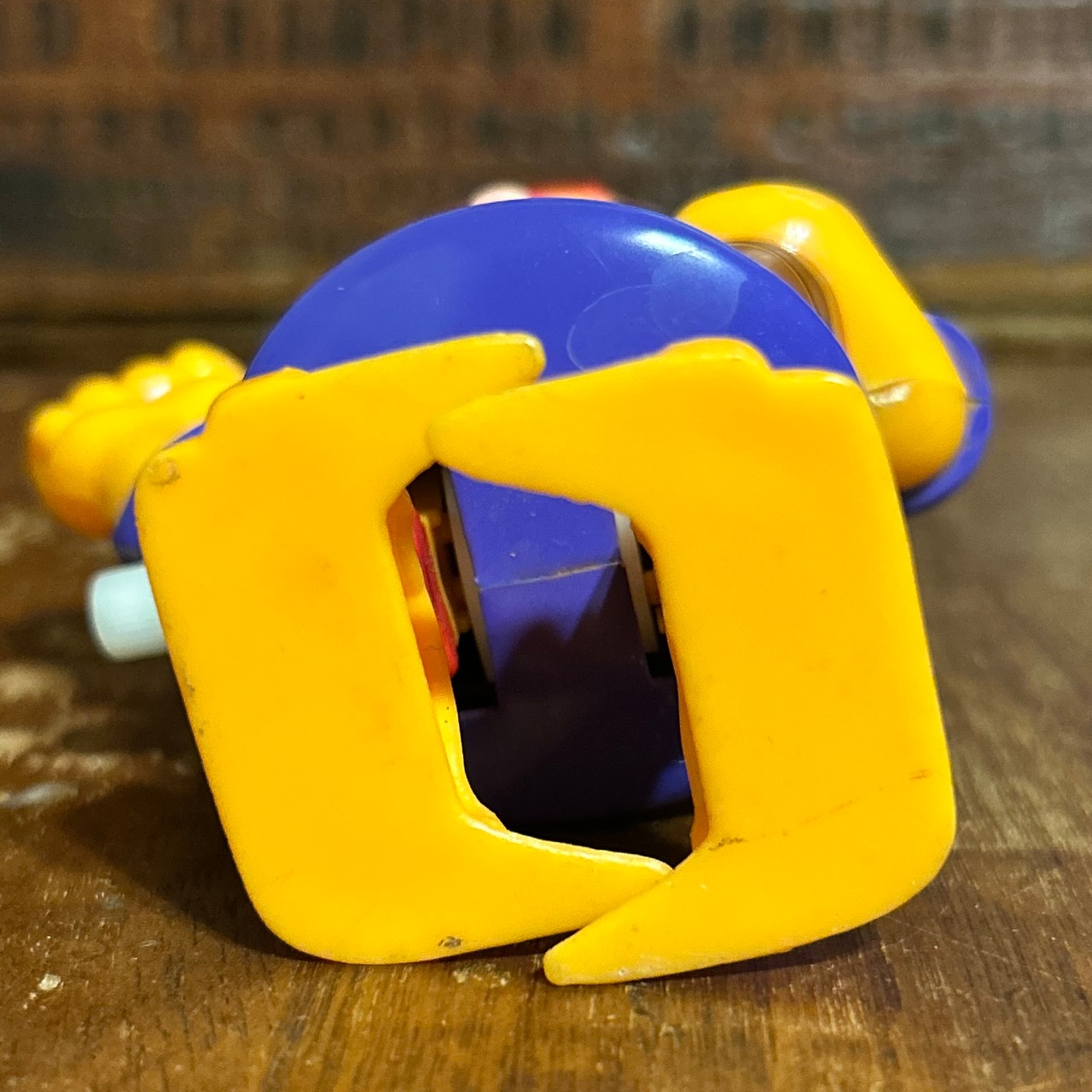 1999 ガーフィールド アメリカンフットボール ゼンマイ ミールトイ DAIRY QUEEN GARFIELD Football Player Wind-Up Toy MD-78