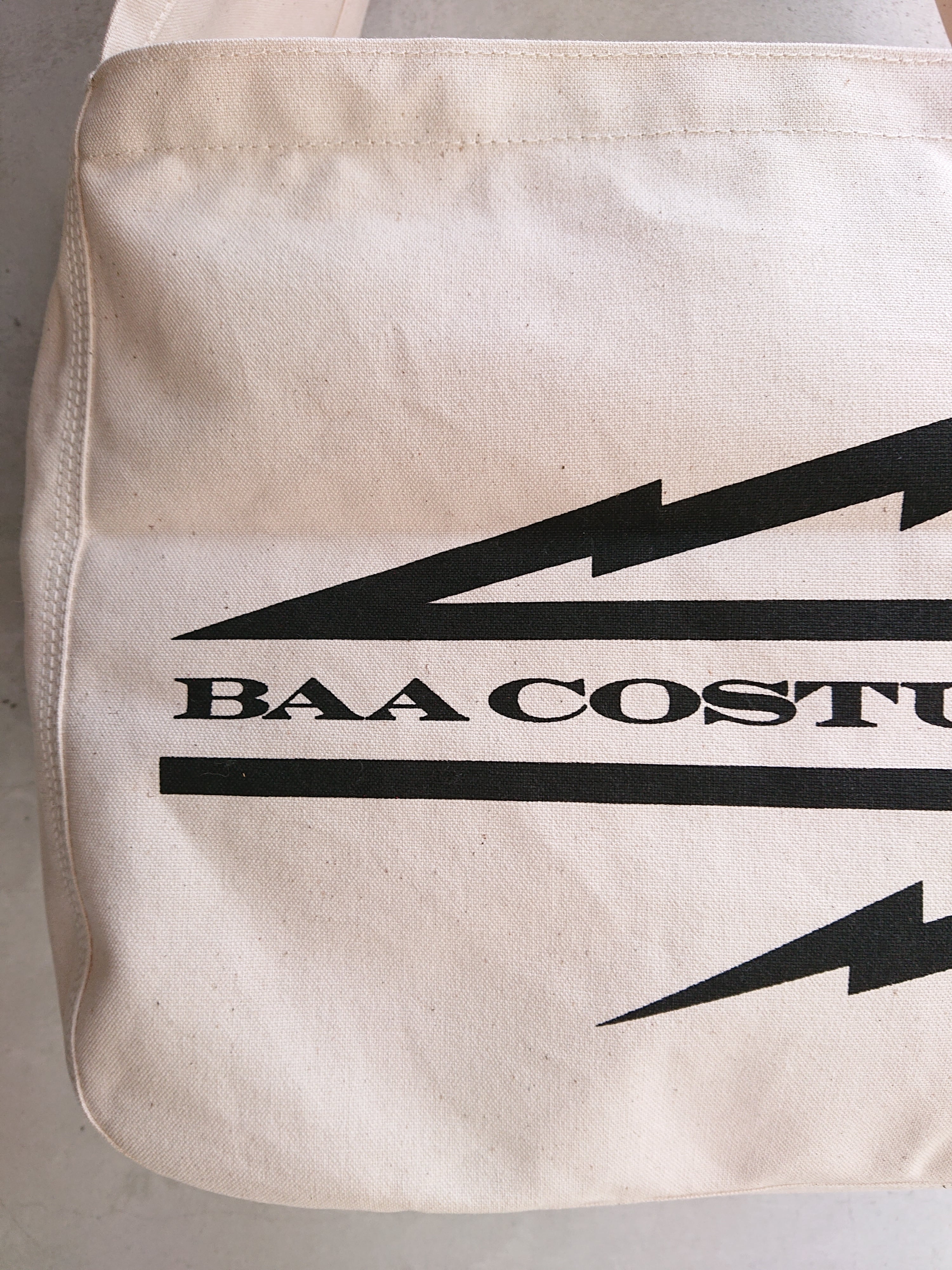 LABORDAY × BAA SIGNATURE NEWS PAPER BAG Natural/Black Color | BOW