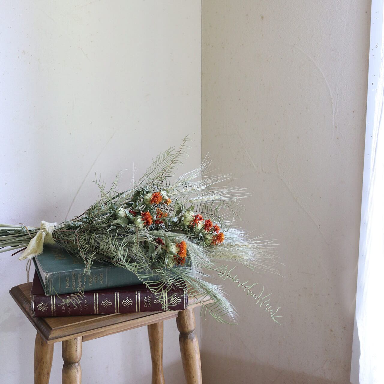 3.ポポラスフェアリースワッグ 3.ポポラスフェアリースワッグ